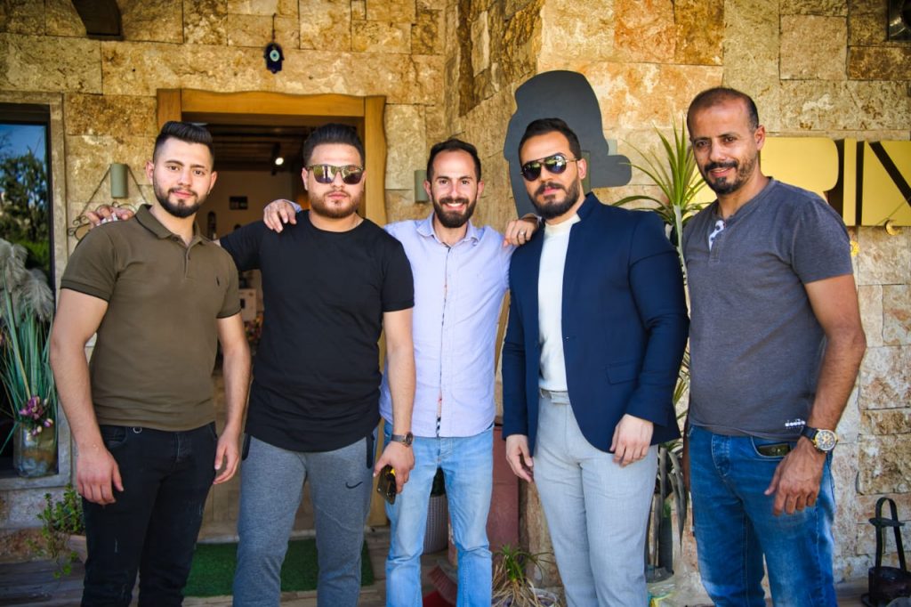 
"جمالك قلق" من كلمات محمد حرب، لحنها سعيد جاد، ومن توزيع حمادة شبارة، مكس وماستر استوديو مودي وسعيد، إخراج وإنتاج محمود الكردي