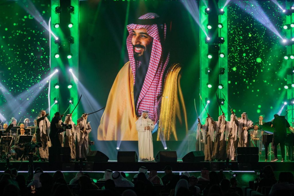 قدم الجسمي خلال الحفل ولأول مرة بالغناء المباشر أغنية "حته من قلبي" والتي تفاعل معها الجمهور وخاصة الفقرة الذي قال فيها: "يا جدة يا جدة يا حته من قلبي"