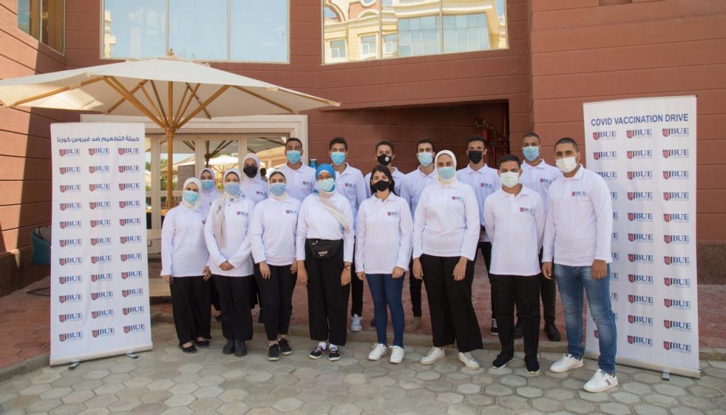 الجامعة البريطانية في مصر ، تُقيمُ مركزاً لتلقي لقاح كورونا ، لجميع عناصر المنظومة التعليمية بها