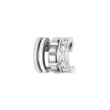 حلقة الأذن M Quatre Radiant Edition من الذهب الأبيض المرصّع بالماس
