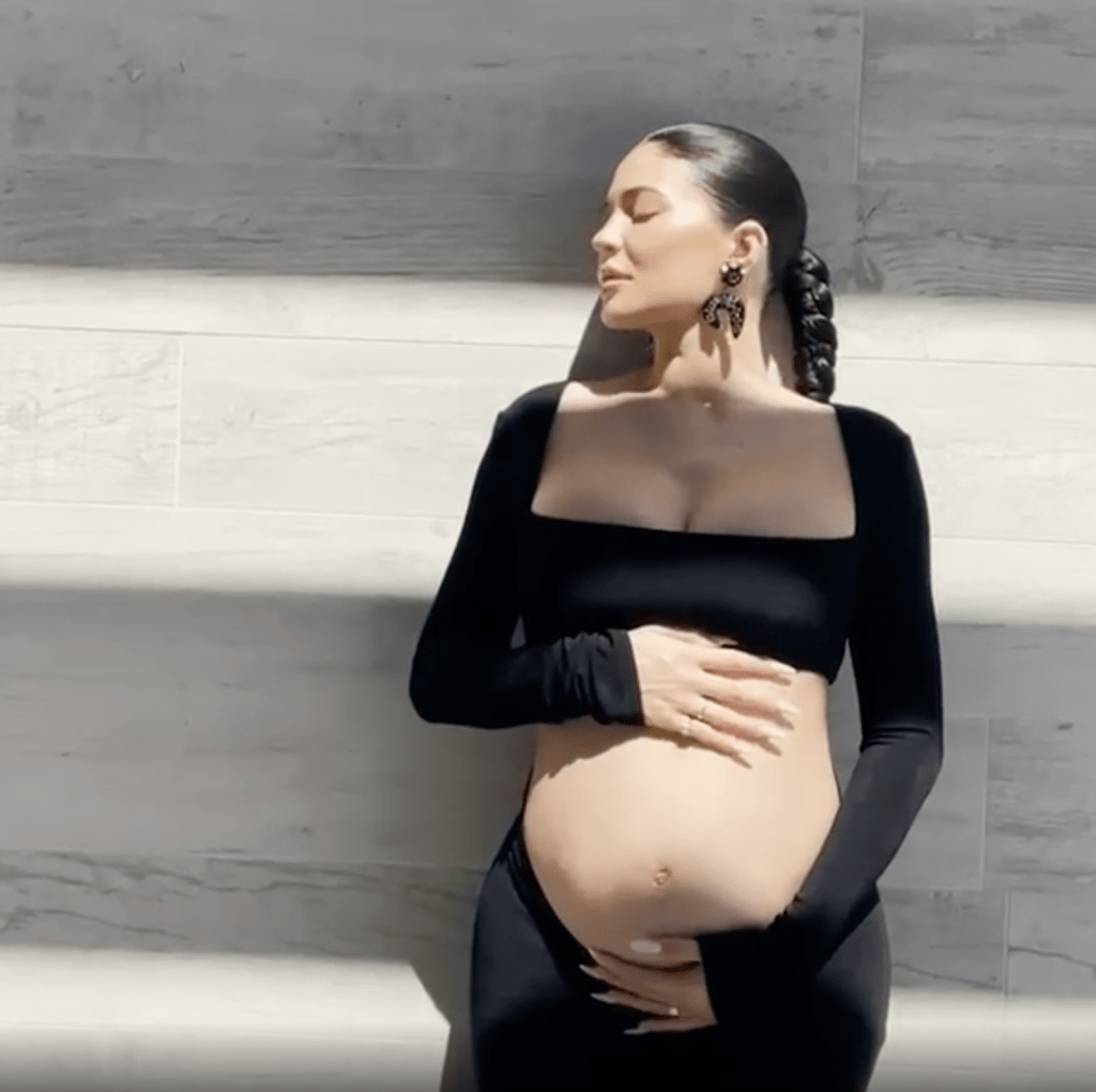 Kylie Jenner Confirms Her Pregnancy With A Sweet Instagram Video Showing Her Growing Bump