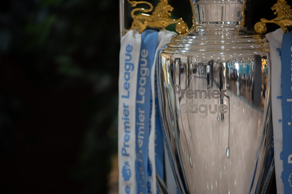 مانشستر سيتي واتصالات يستعرضان كأس الدوري الإنجليزي الممتاز وكأس كاراباو لزوار إكسبو2020