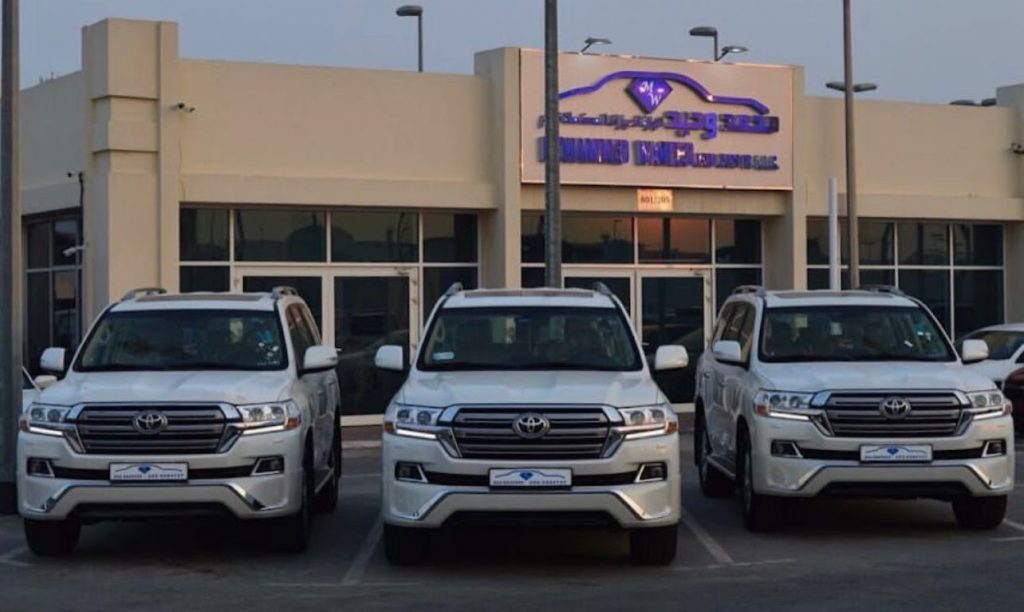 يسعون جاهدين لبناء علاقات طويلة الأمد مع العملاء من خلال منحهم علاقة مبنية على الثقة والأهداف المشتركة والممارسات التجارية الأخلاقية