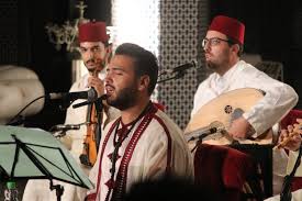إختتم المهرجان فعالياته على أنغام سماع يوحد الله ويصلي على خاتم الانبياء وبصوت سفير الانشاد وإبن مدينة فاس الفنان مروان حجي الذي أسدل ستار المهرجان بأشعار الششتري والحراق وابن الفارض