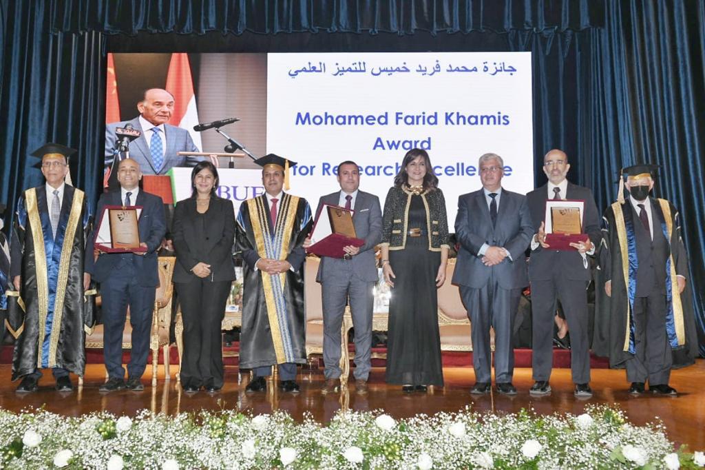 اعلنت الجامعة أسماء الفائزين بجائزة محمد فريد خميس للتميز العلمي لعام 2021