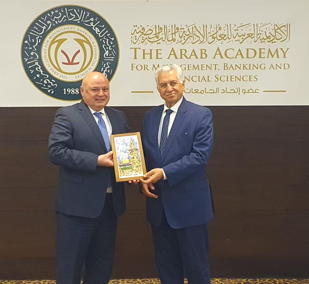 الدكتور مصطفى هديب، رئيس الأكاديمية العربية للعلوم الإدارية والمالية والمصرفية