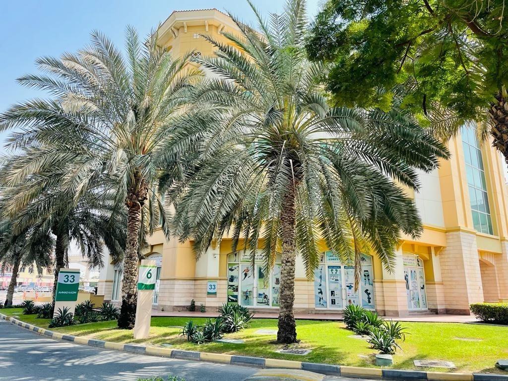 مدينة دبي الطبية تكرّم الدكتور أحمد كاظم