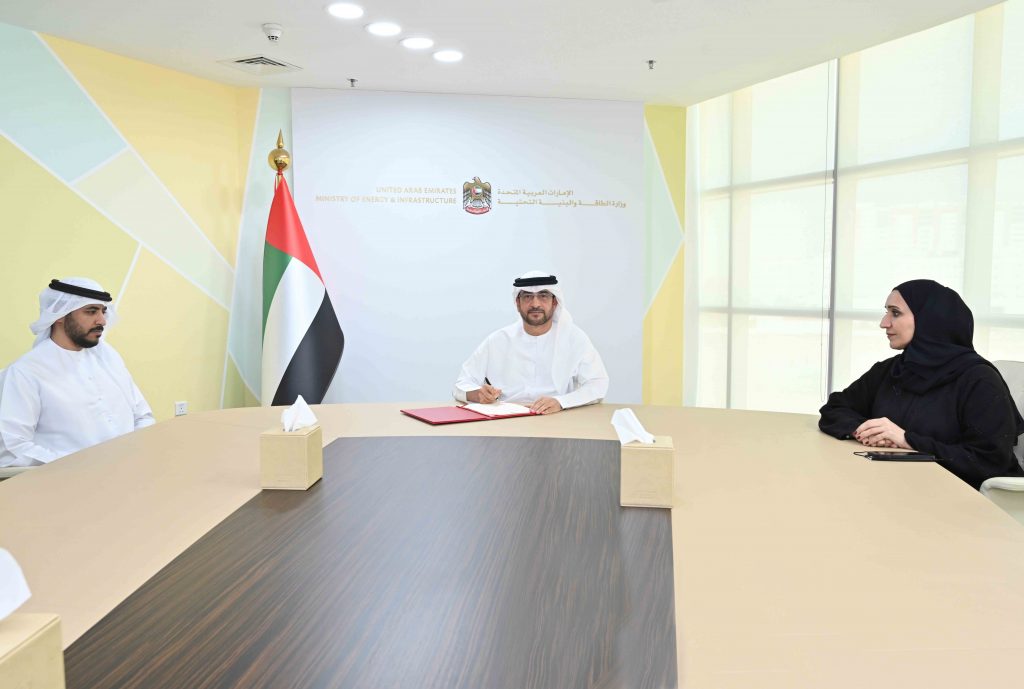 المنصوري: نسعى إلى تعزيز التعاون مع المؤسسات الوطنية لإعداد الكفاءات المواطنة التي ستتولى قيادة القطاعات الحيوية في الدولة