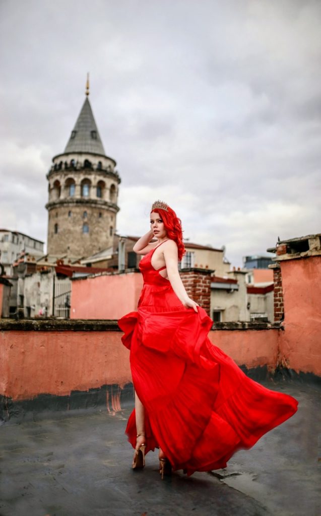Photographer: Ahmet Bolat @istanbulphotosession
Make-up & hairstyle: Tatiana Nosach @tanyusha_makeup_nosach
Dress: @kiki_grinberga_fashion
Location: Istanbul 