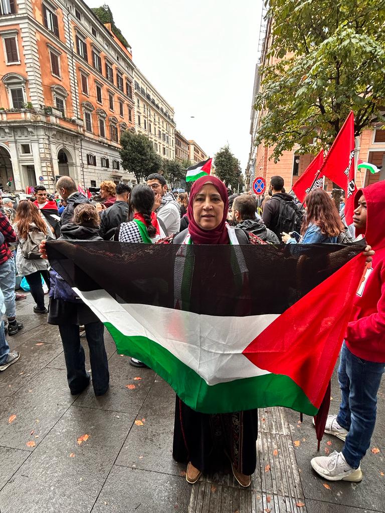 ايطاليا