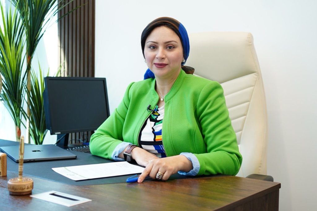 سارة عزيز
