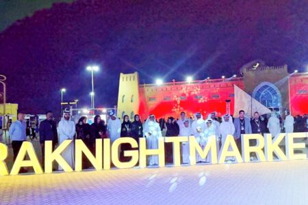 راس الخيمة تتالق في افتتاح سوق راس الخيمة الليلي وسط اجواء صاخبة بالحياة والابداع