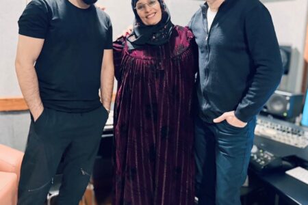 بتوقيع أحمد زعيم ..الحاجة نبيلة تغني “برة هالله هالله “من فيلم “السادة الافاضل “