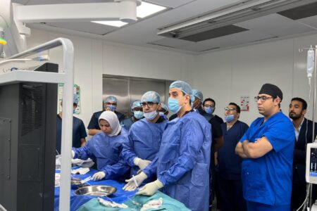 البسيوني يقود عين شمس لأول اعتماد أميركي لوحدة القسطرة المخية خارج الولايات المتحدة