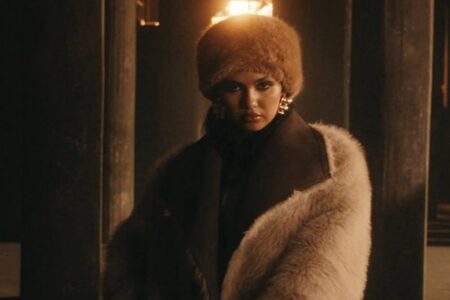 منال بنشليخة تعلن عودتها الفنية باغنية جديدة بعنوان Carta Rouge