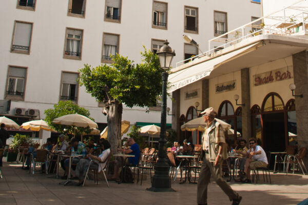 ولاية جهة الرباط-سلا-القنيطرة تعلن تمديد أوقات إغلاق المقاهي والمطاعم بالرباط