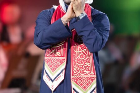فؤاد عبد الواحد يخطف الاضواء في أولى حفلاته على مدرج خورفكان ويلامس القلوب فس احتفالات اليوم الوطني ال 54 للامارات