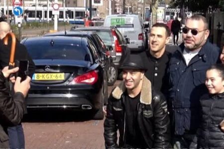 طريقة عمل الحراس الشخصيين للملك ،خطأ صغيز يكلف الكثير وهذا مايجنونه بعد مرور المهمة بسلام