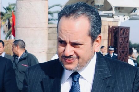 صديق الملك وعينيه الثالثة على الحدود ،تعرفوا عن قرب على حارس أمننا الخارجي محمد ياسين المنصوري