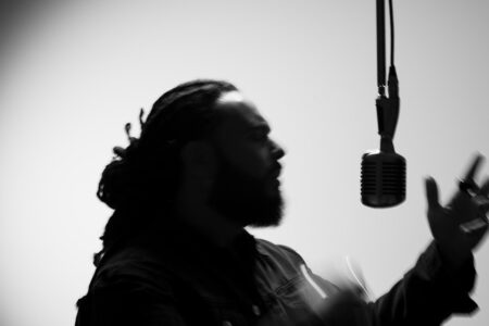 زجزاج غانم …يطلق “دقيت على الابواب “من ألبوم “لوحدي “