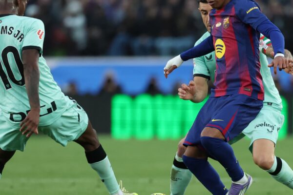 برشلونة يكتسح بلباو ويحجز مقعده في نهائي كأس السوبر الإسبانية