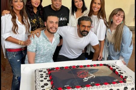 محمد حماقي يتألق إخراجيا في “روج أسود”