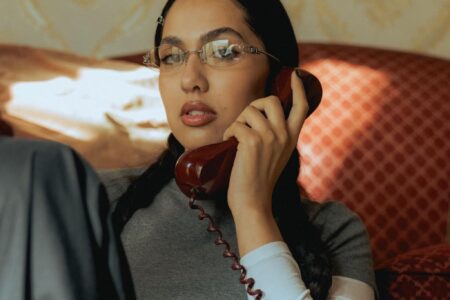 منال تطرح أحدث أغانيها بعنوان “كلمات”